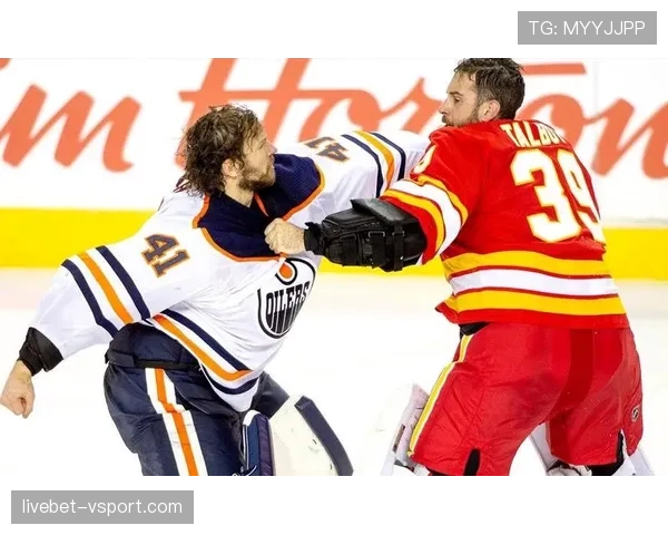 推人犯规判罚为何常被忽视？裁判判定标准全解析